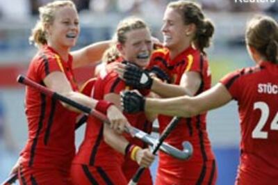 Defending champions Germany enter hockey semis