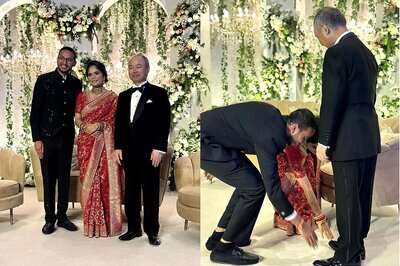 SoftBank Founder Masayoshi Son Attends Ritesh Agarwal's Reception, OYO Founder Touches Feet