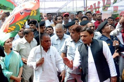 'Netaji' Mulayam Denies Rift in Samajwadi Party, Says Akhilesh Will Become CM