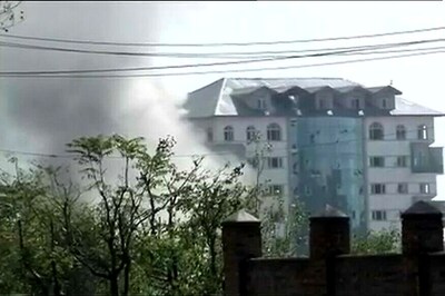 Pampore Gunbattle: Operation Resumed Against Holed-Up Suspected Militants