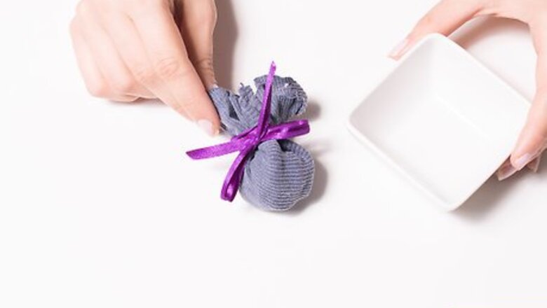 How to Choose Fixatives for Making Potpourri