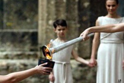Greeks light Beijing Olympics flame