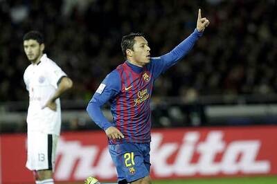 Injured Adriano out for three weeks for Barcelona