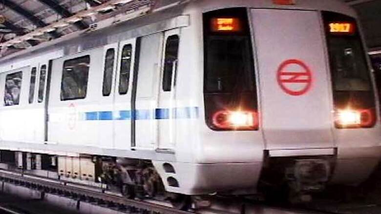 New Delhi: Technical problems hit metro service
