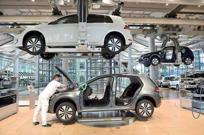 Skoda Auto Volkswagen Makes Steep Production Cuts at Pune Plant as Slowdown Persists
