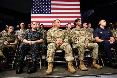 Transgender US Troops Can Serve Into 2018: Pentagon