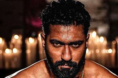 Vicky Kaushal's New Moustache Look Reminds Fans of Raazi; Is It for Alia-Ranbir's Love & War? | Watch