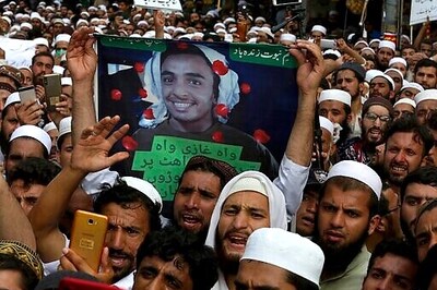 Pakistani who killed American in court says he was given gun