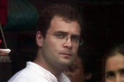 Amethi: Rahul, Priyanka visit village hit by fire tragedy