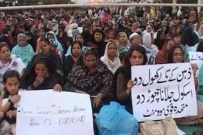 Pakistani teen who was flogged denies incident