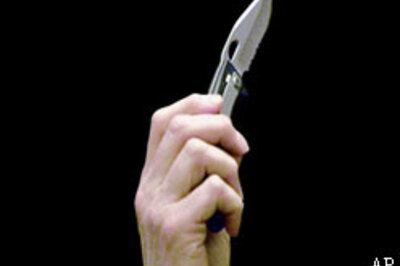 Muslim sacrifices self at shrine on Eid