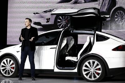 Elon Musk Works 90 Hours Per Week to Keep Tesla Alive