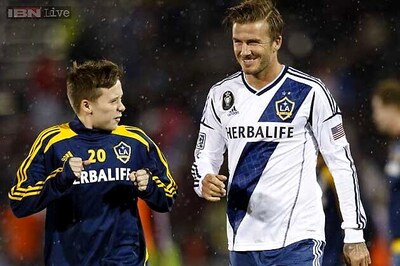 Beckham's son trains at Manchester United: report