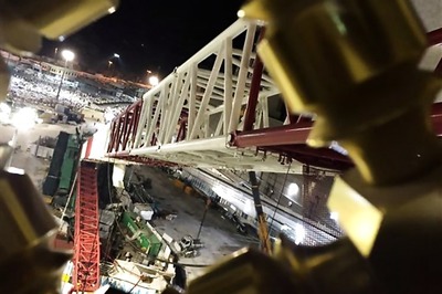 Muslims flock to hajj despite deadly crane collapse