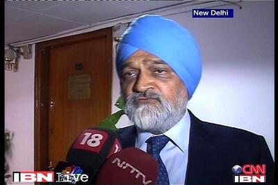 Goldman Sachs should not comment on political matters, says Montek