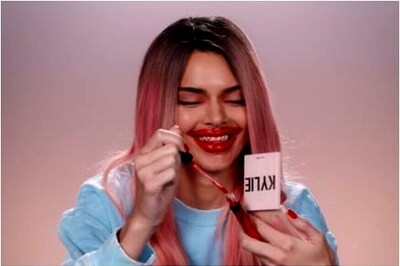 Kendall Jenner Mocks Sister Kylie's Inflated Lips in New Keeping Up with Kardashians Finale Promo