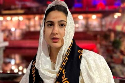 Ahead of Atrangi Re's Release, Sara Ali Khan at Mahakaleshwar Temple to Seek Blessings