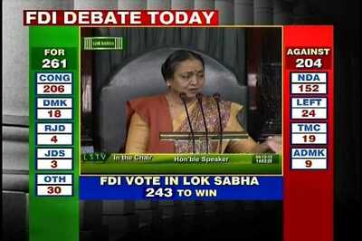 Live: Mulayam asks UPA to drop FDI in retail