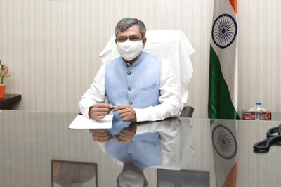 IT Minister Ashwini Vaishnaw Reviews Work on Supercomputing, Meity Projects