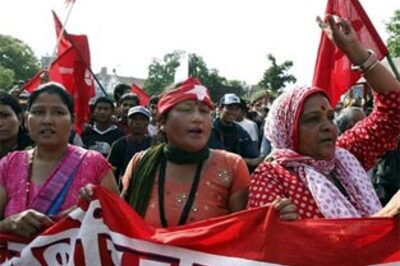 Nepal Prez snubs PM, asks army chief to stay