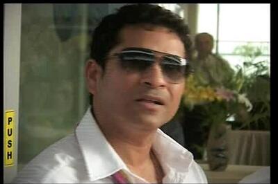 Sachin Tendulkar gifts BMW car to Saina Nehwal