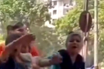 Watch: Street Hawkers Get Into A Fight With Municipal Corporation Workers