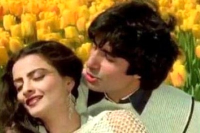 Happy Birthday Rekha: Watch Unforgettable Songs of Bollywood's Evergreen Diva