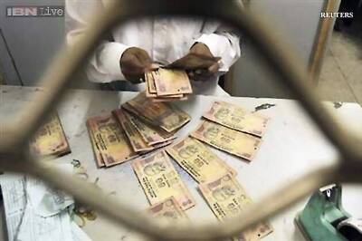 Rupee rises for third session vs US dollar, up 14 paise