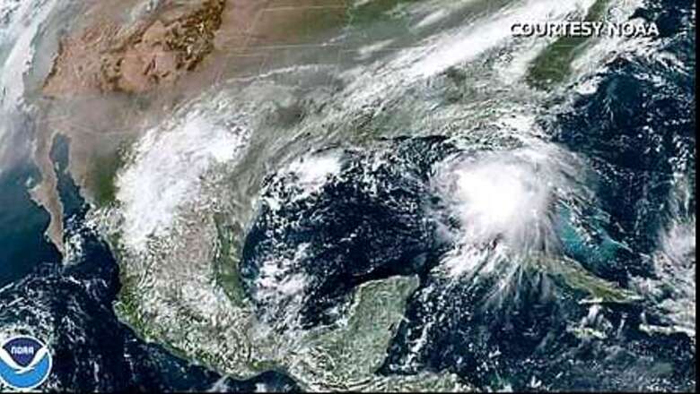 Sally Brings 100-mph Winds As It Rumbles Into U.S. Gulf Coast