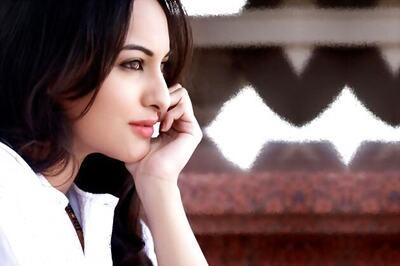 Would love to play Madhubala or Meena Kumari in a biopic: Sonakshi Sinha