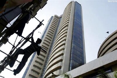 Nifty edges higher in cautious trade