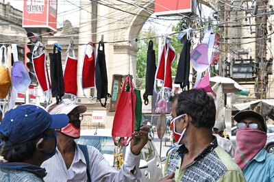 Fourth Wave Fears: As Delhi Brings Face Masks Back, Check Other States Where Masks Are Mandatory