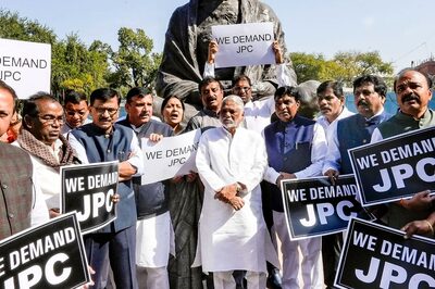 Unity in 'Adani Adversity': Can Oppn Sing 'Hum Saath Saath Hai' Outside Parliament Too?