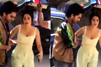 Nushrratt Bharuccha Arrives For 'Janhit Mein Jaari' Promotions With a Foot Injury; Fans Blame Her 'High Heels'
