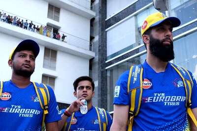 MS Dhoni-led Chennai Super Kings Arrive in Ahmedabad Ahead of IPL 2023 Season Opener