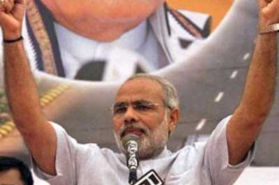 Modi accuses Manmohan of financial excesses