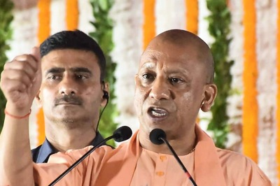 UP CM Announces Rs 5 Lakh Ex-gratia to Families of Migrant Workers Killed in J&K