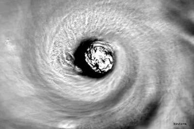 Typhoon Soudelor approaches China, nearly 5,000 evacuated