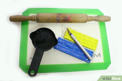 How to Make a Sitting Bird Out of Clay