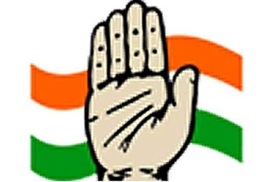 Three Congress workers held for distributing cash to voters in Pune