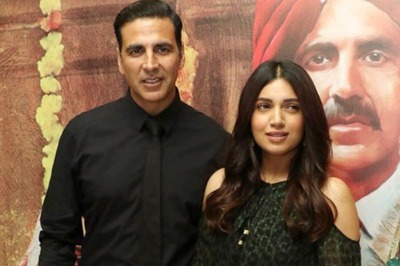 Bhumi Pednekar Reveals Akshay Kumar Reads Dialogues From Cue Cards: 'He Feels Some Kind of Security'