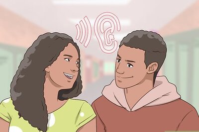 How to Act Around Your Girlfriend at School
