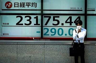 Stocks Head Lower On Wall Street A Day After Tech sEll-off