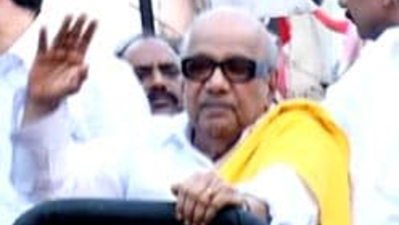 Karunanidhi against death for Amma's men