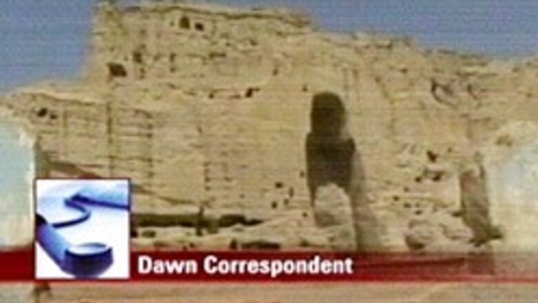 Pro-Taliban militants destroy ancient Buddha statue