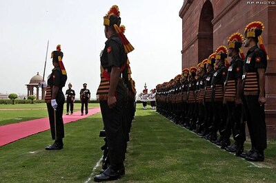 Don't treat armymen like 'beggars': SC to govt