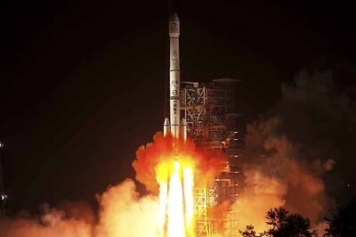 China launches lunar probe carrying 'Jade Rabbit' buggy