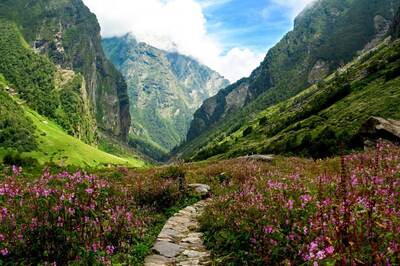 Top Enthralling Hiking Trails In India To Explore During The Spring Season