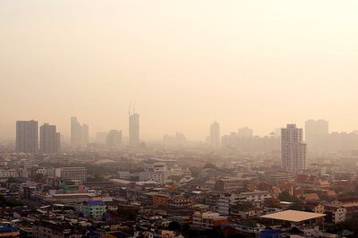 Diwali Leaves Delhi Wheezing as Even CP Smog Tower Couldn't Give Breathable Air
