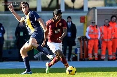 Roma move within 6 points of Juventus; Napoli held 1-1 at home